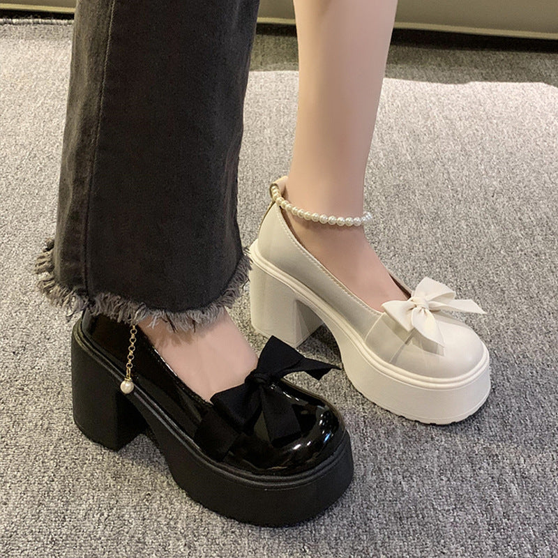 Perlenbogen-Hochhackerschuhe
