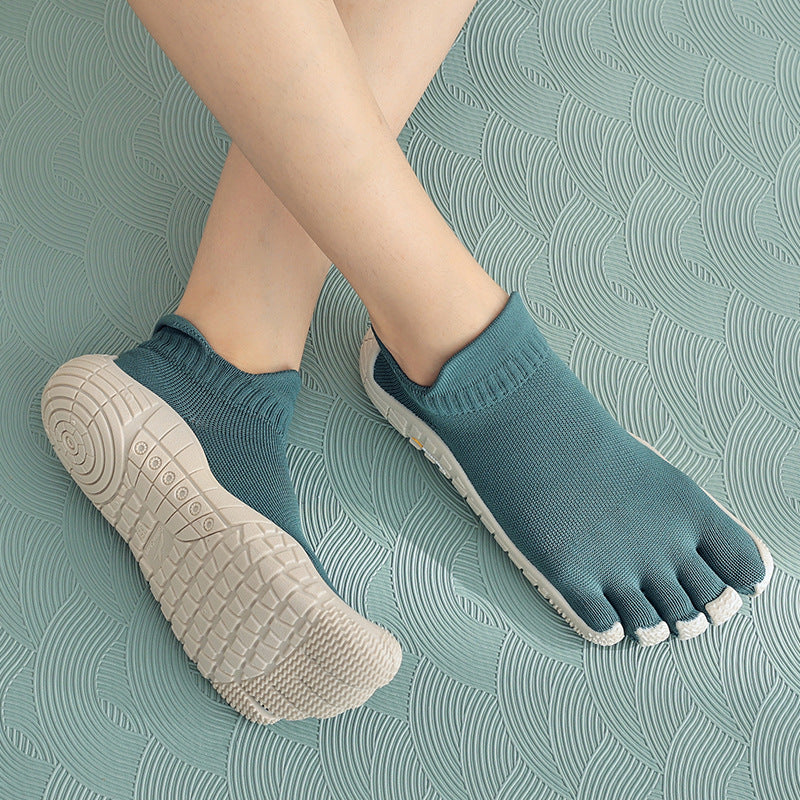 Beige Grün Fünf-Finger-Sneaker – Bild 3 | LuxeStyle