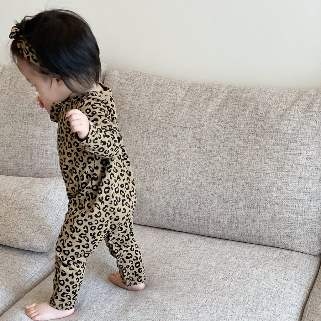 Baby Jumpsuit mit Leopardenmuster – Bild 6 | LuxeStyle