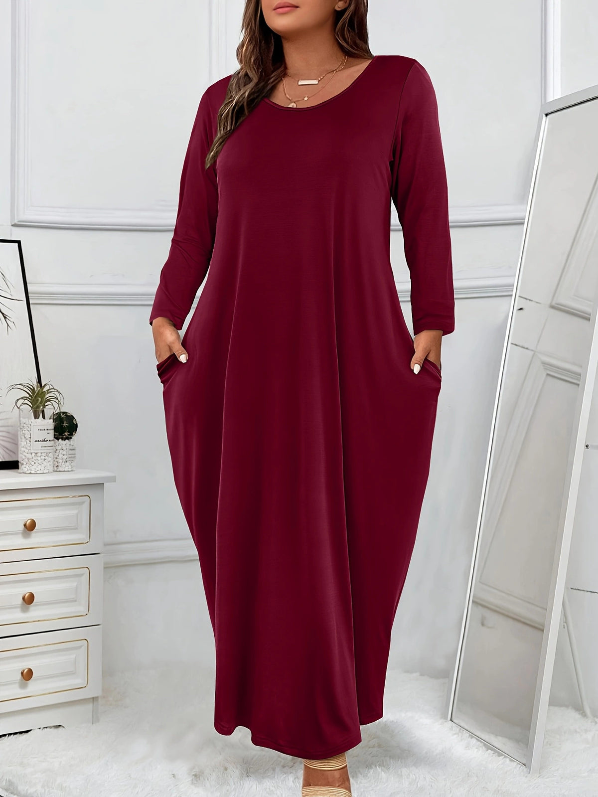 Kleid mit Rundhals und langen Ärmeln – Bild 5 | LuxeStyle