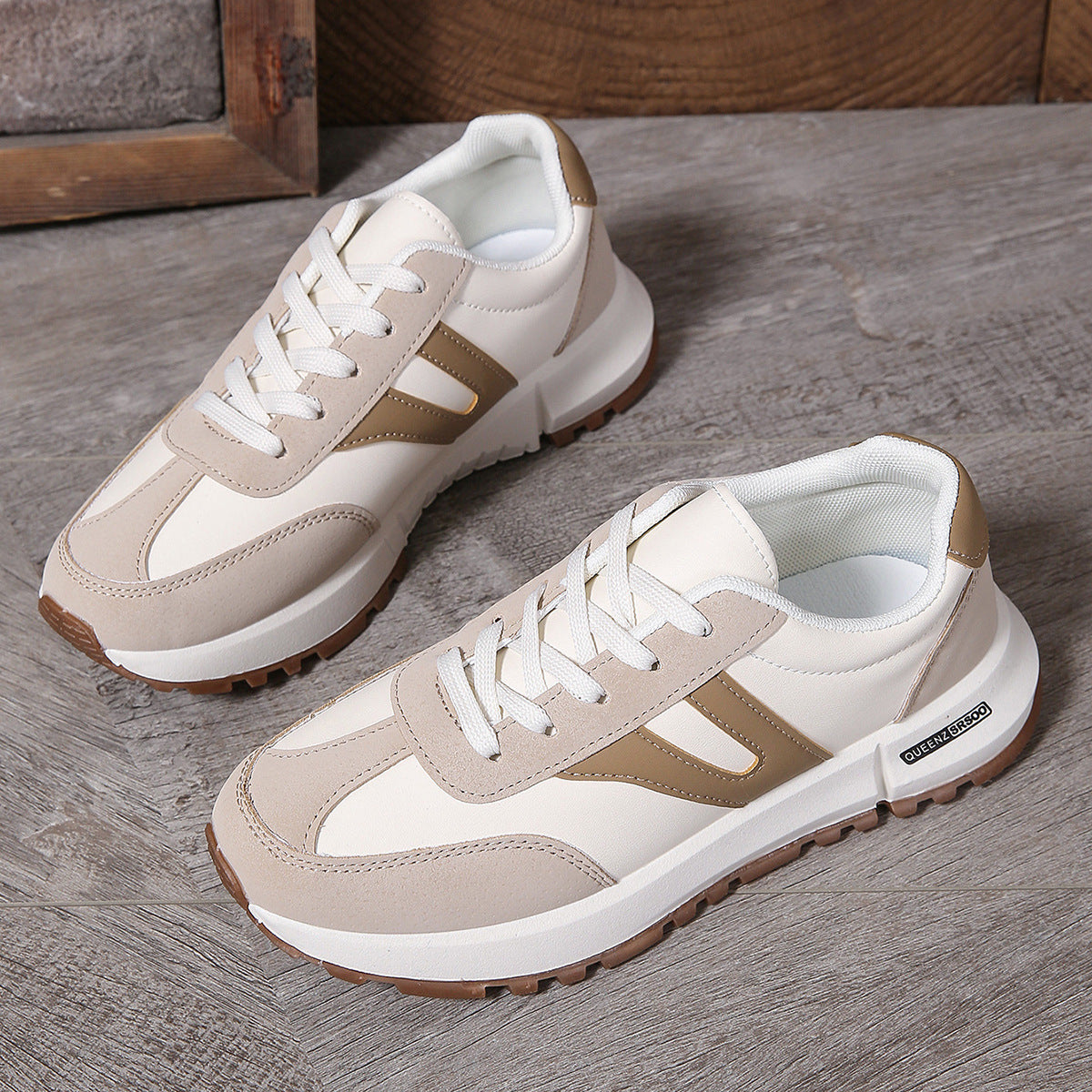 Atmungsaktive Mesh-Sneaker mit flacher Sohle