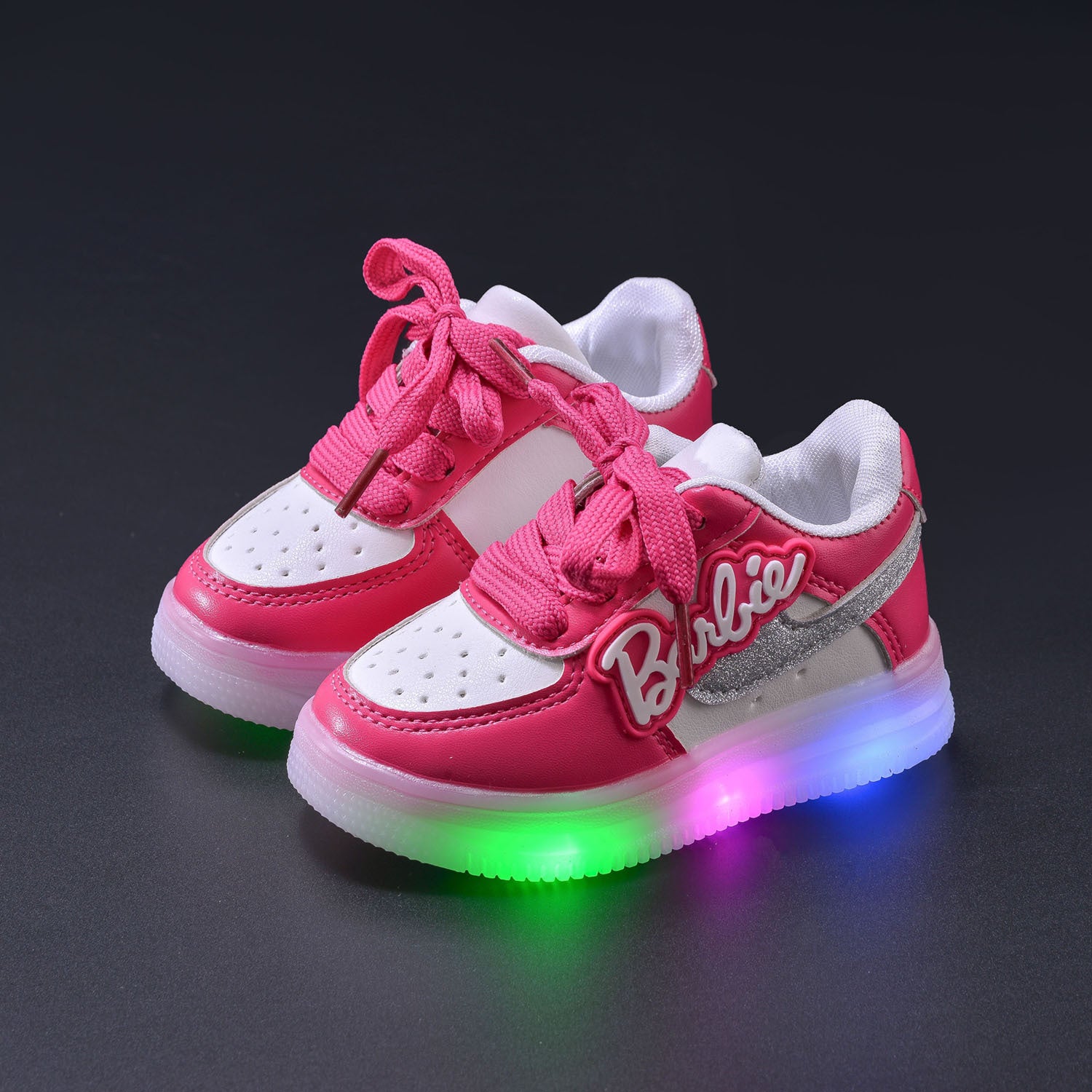 Leuchtende Buchstaben-Schuhe