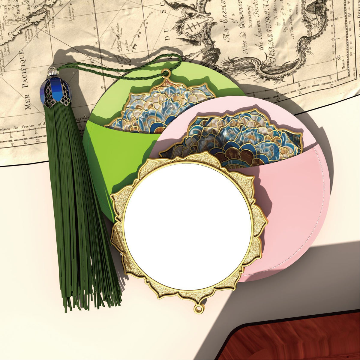 Taschenspiegel mit Relief-Design – Bild 2 | LuxeStyle