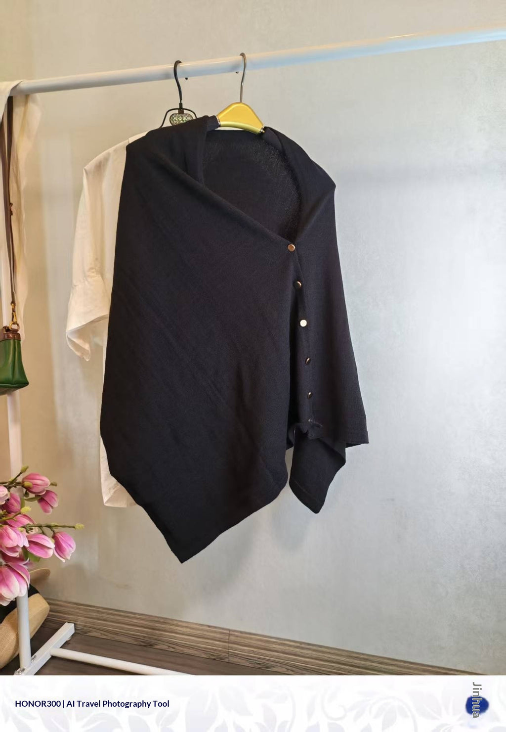 Schwarzer Wollschal mit Vintage‑Look – Bild 12 | LuxeStyle