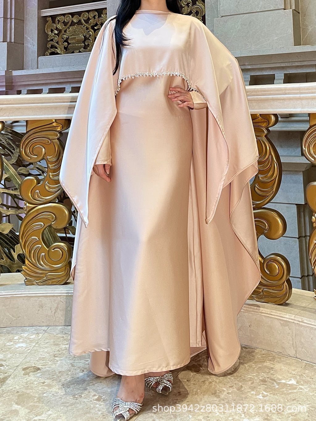 Perlenketten-Umhangkleid für Damen