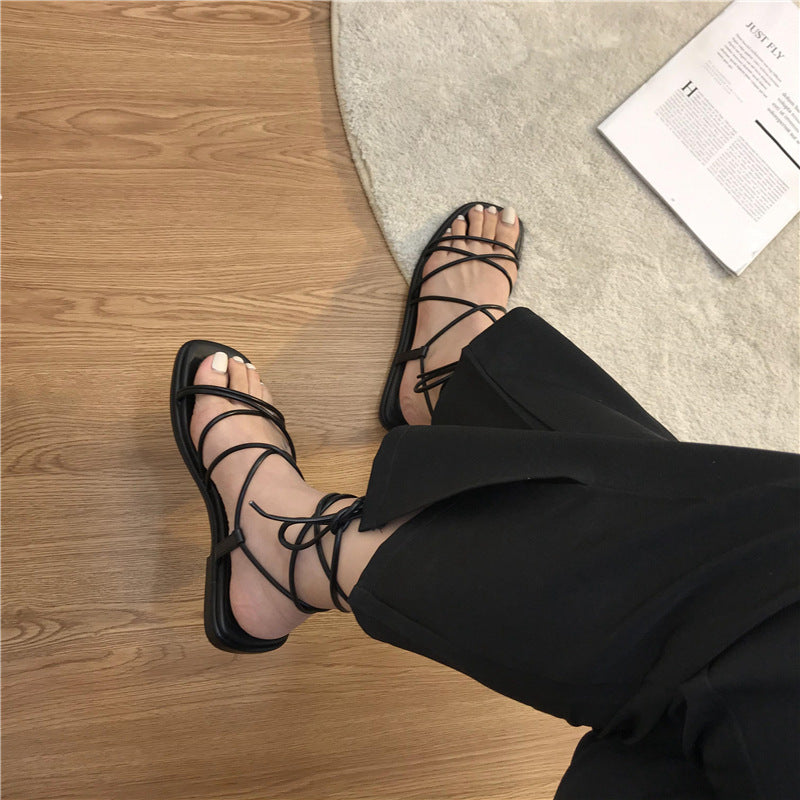 Sommerflache Retro-Toe-Sandalen – Bild 8 | LuxeStyle