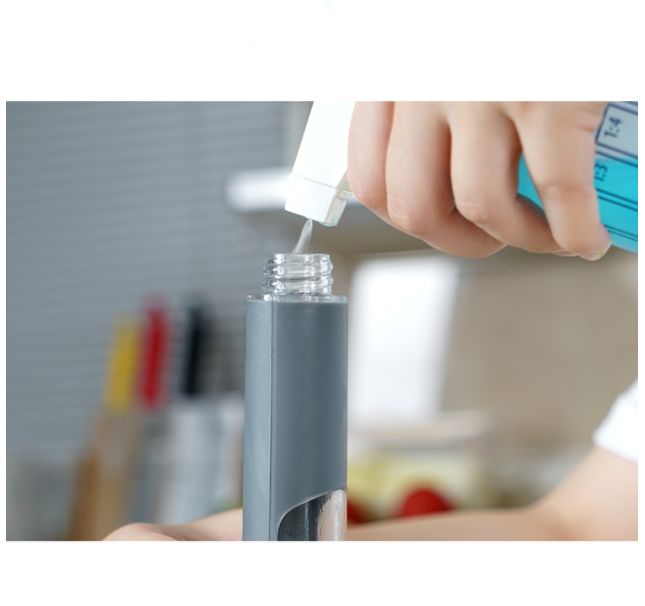 Abwaschbürste mit integriertem Seifenspender – Bild 5 | LuxeStyle