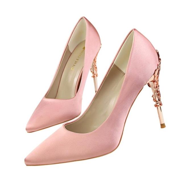 Elegante High Heels mit Metall-Akzent