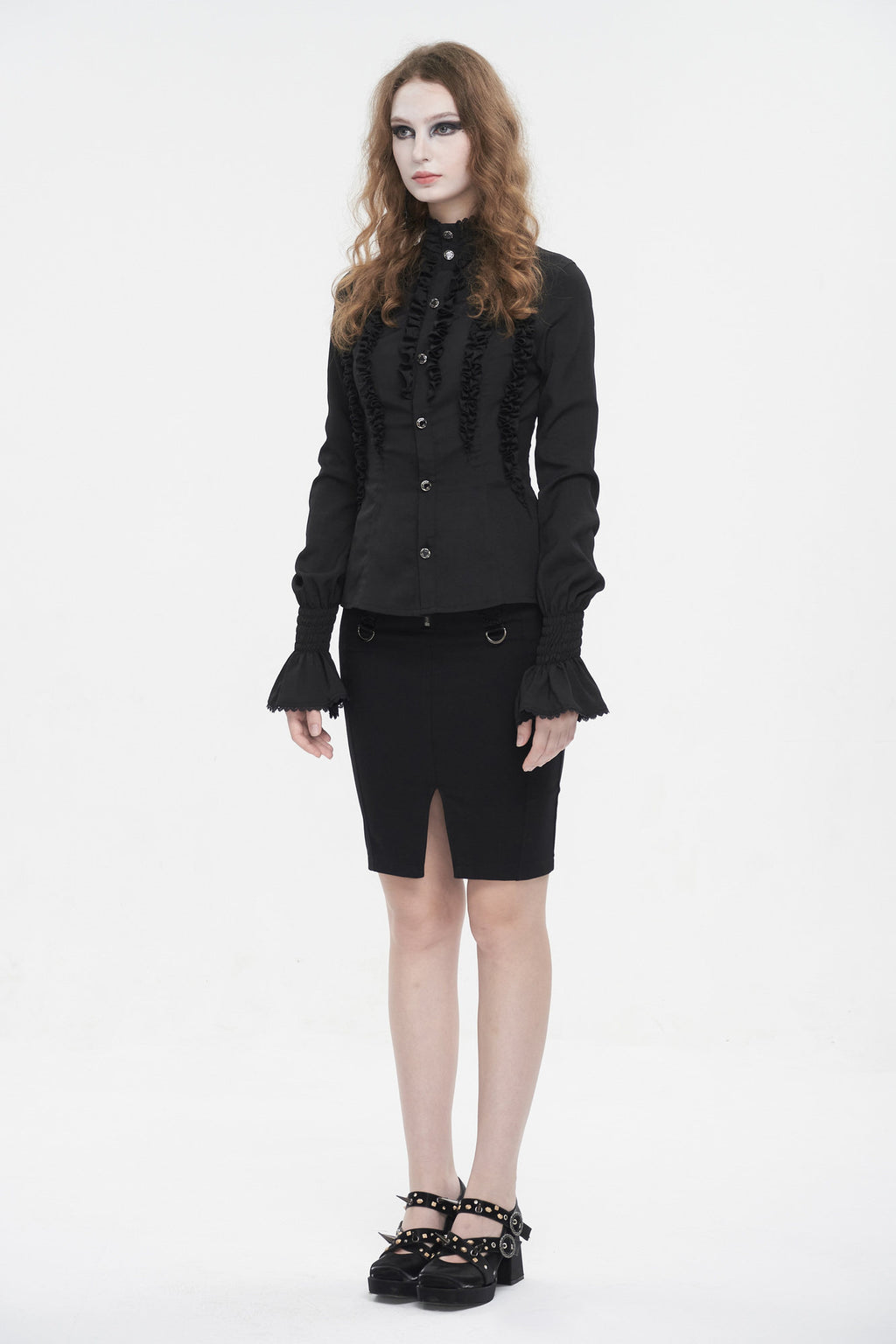 Weisse Bluse mit Falten
