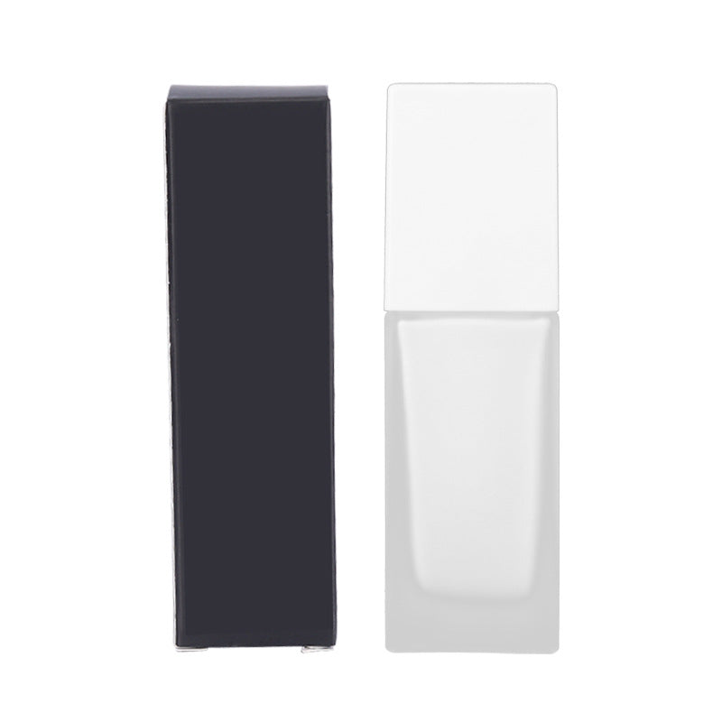 Liquid Foundation – Feuchtigkeitsspendend, ölregulierend – Bild 3 | LuxeStyle