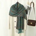Cashew-Jacquard-Schal mit Quasten