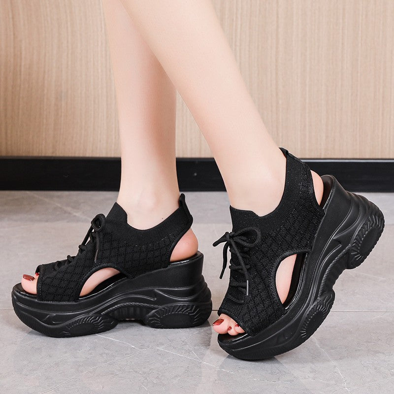 Keile-Plateau-Sandalen aus Flyknit – Bild 8 | LuxeStyle