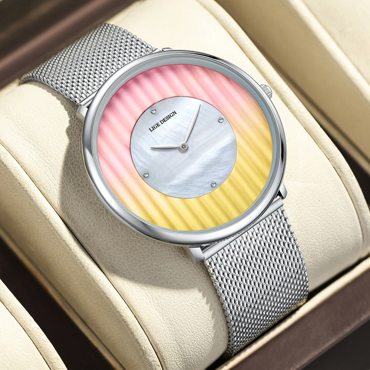 Uhr mit Farbverlauf-Dial – Bild 5 | LuxeStyle