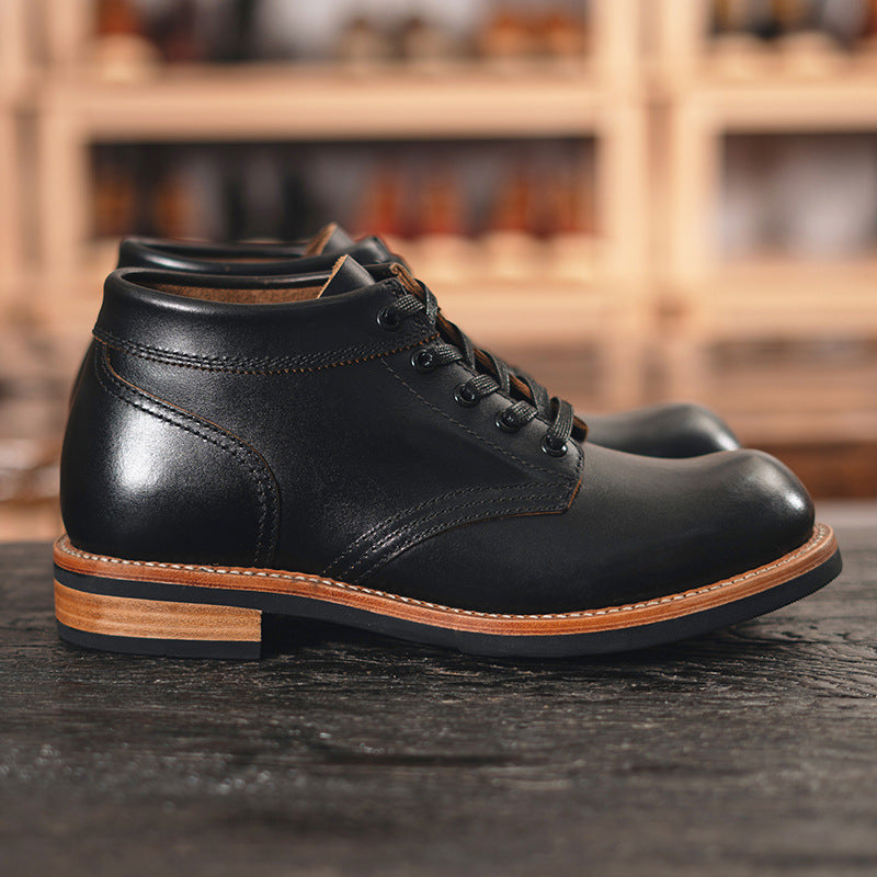 Leder-Sneaker mit runder Kappe