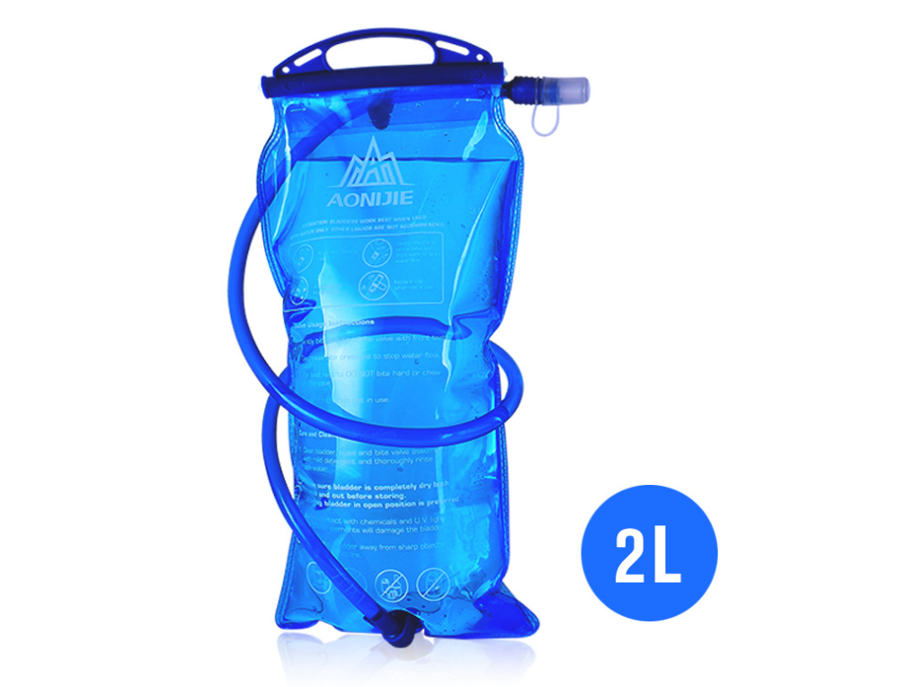 Laufwasser-Rucksack mit Reflektoren – Bild 2 | LuxeStyle