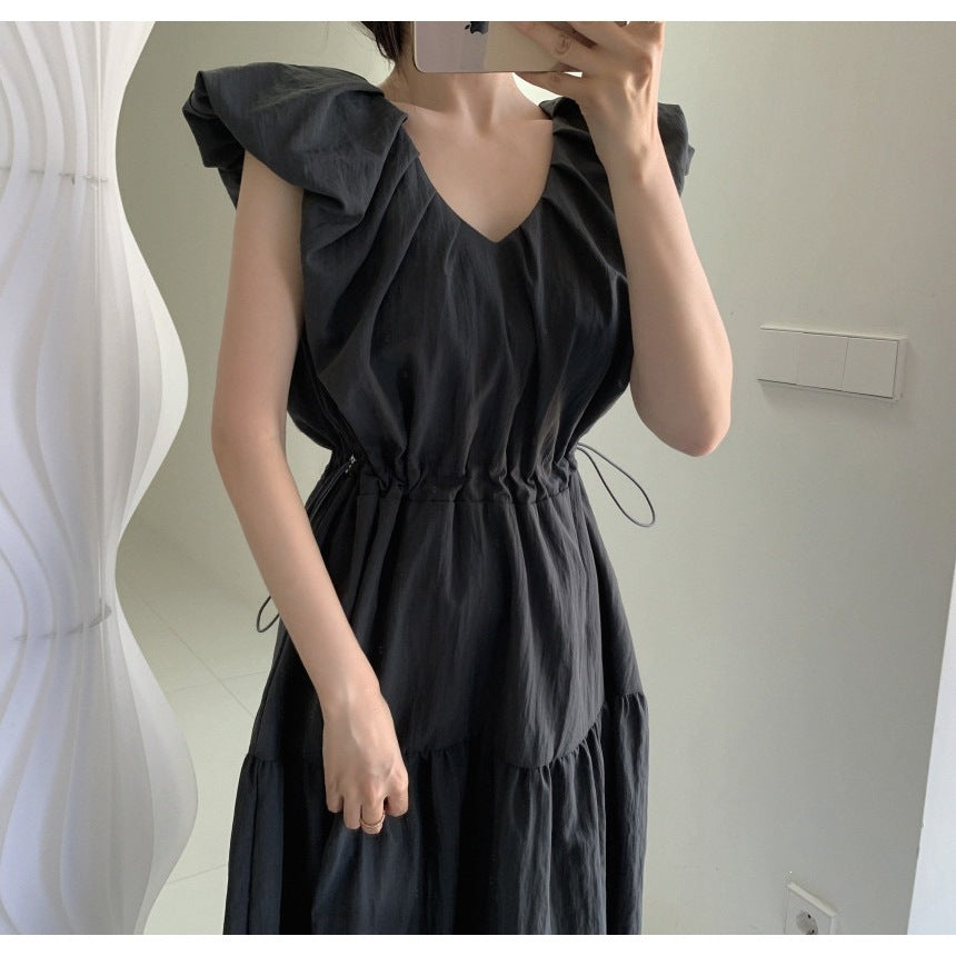 Elegantes Plissée-Kleid mit Rüschensaum