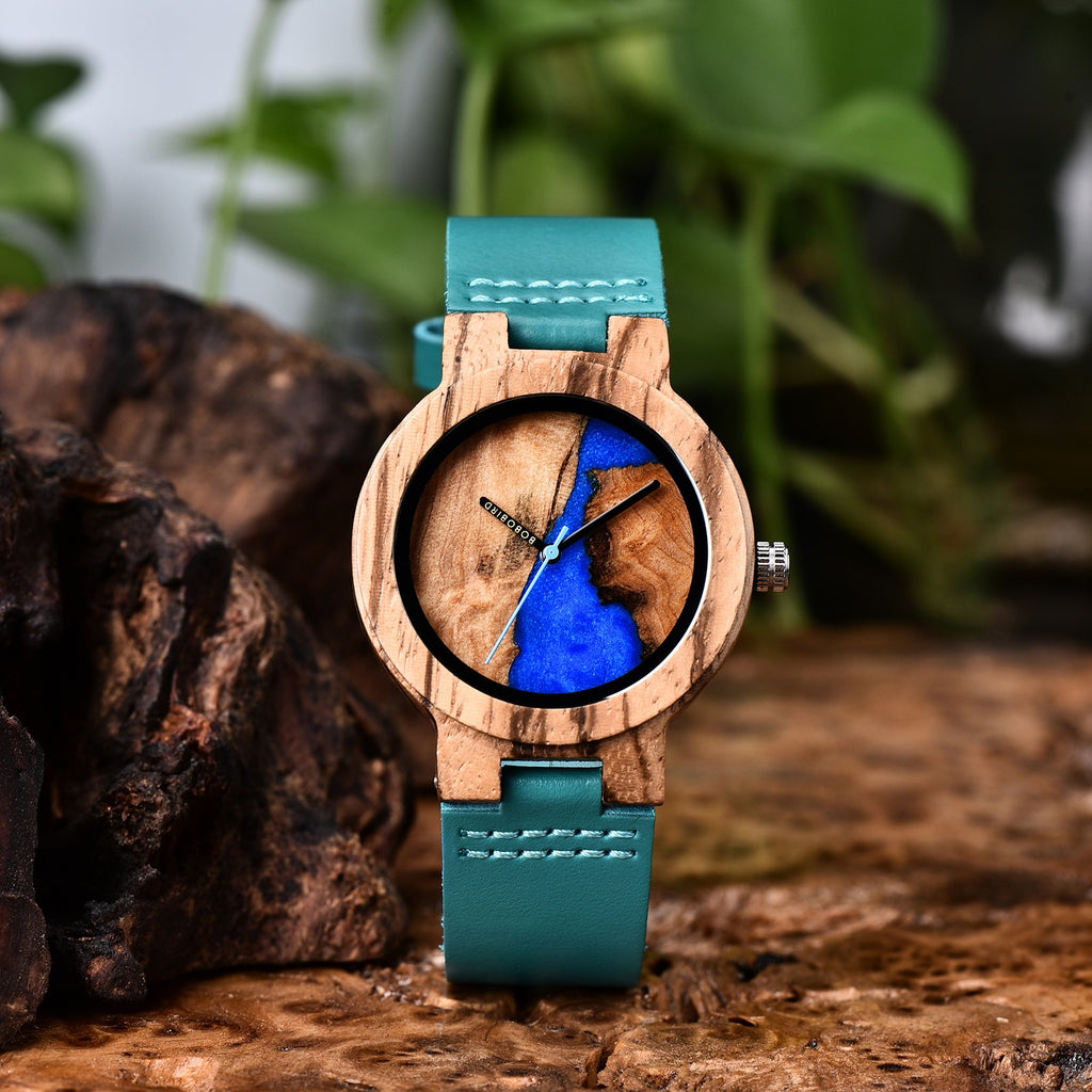 Vintage-Uhr aus Resin und Holz