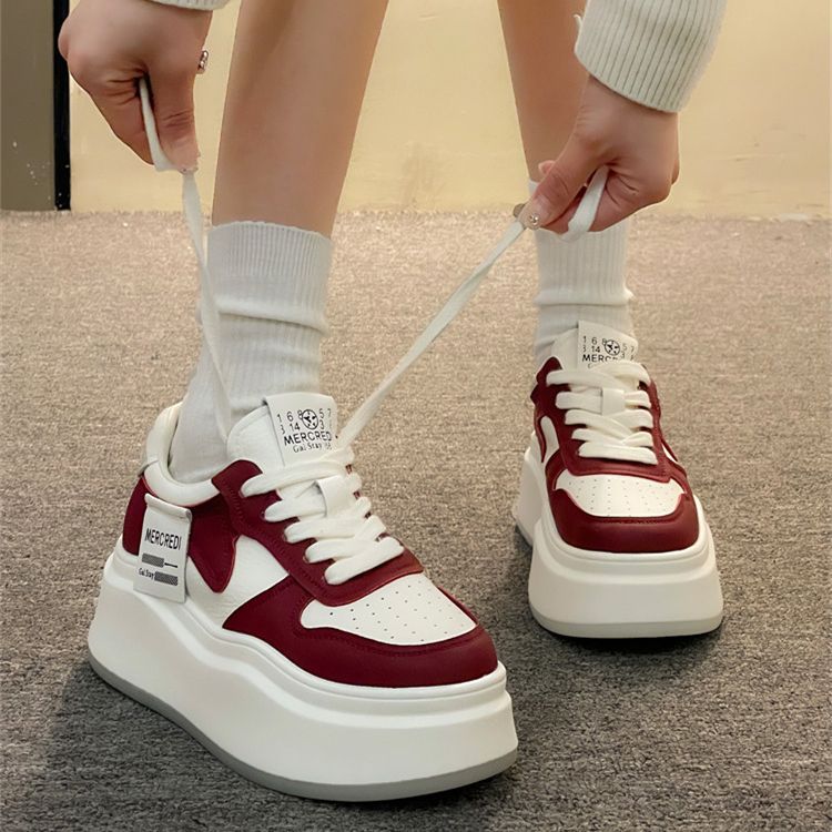 Designer Style Sneakers mit Plateausohle