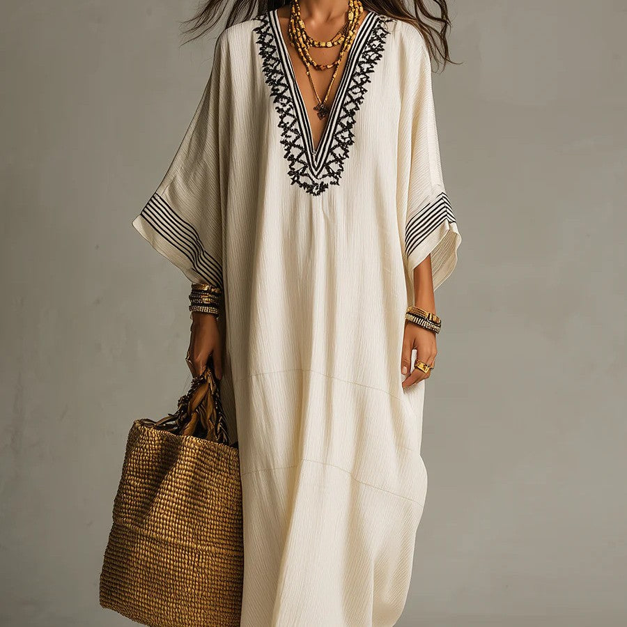 Bedrucktes Kleid mit V-Ausschnitt