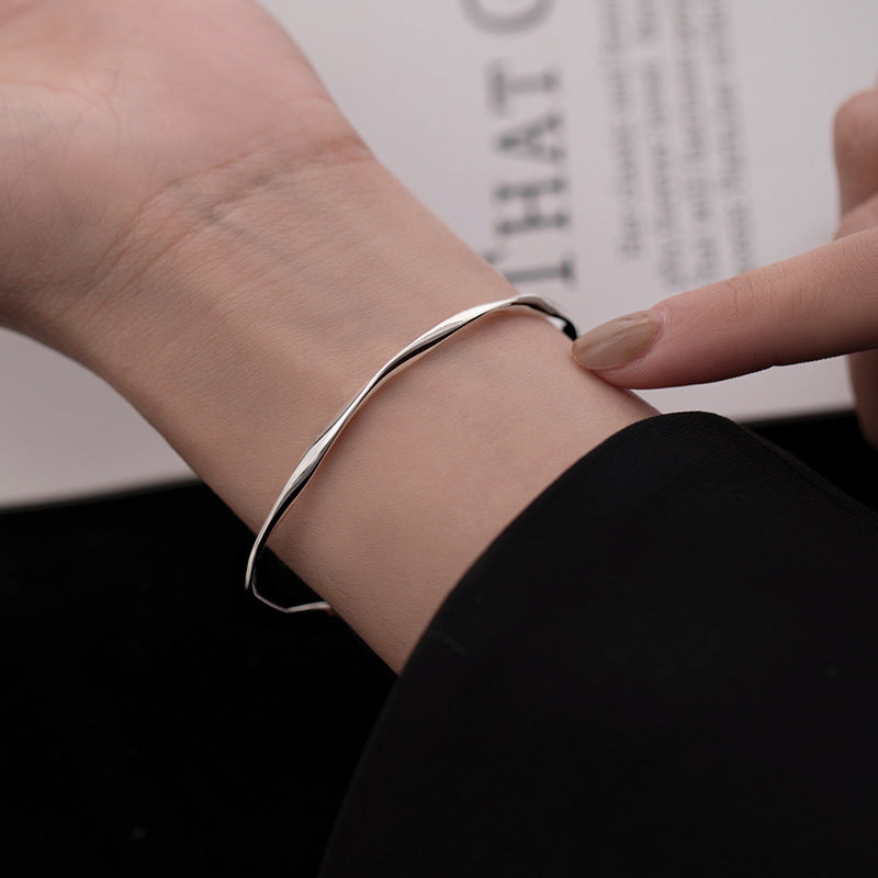 Möbius Armband aus 925er Weissgold | LuxeStyle