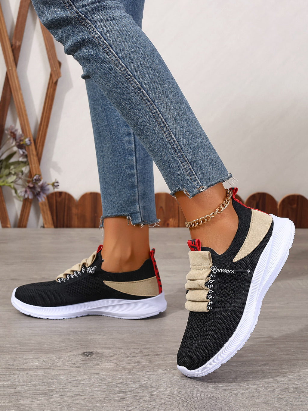 Freizeit-Sneaker mit flacher Sohle
