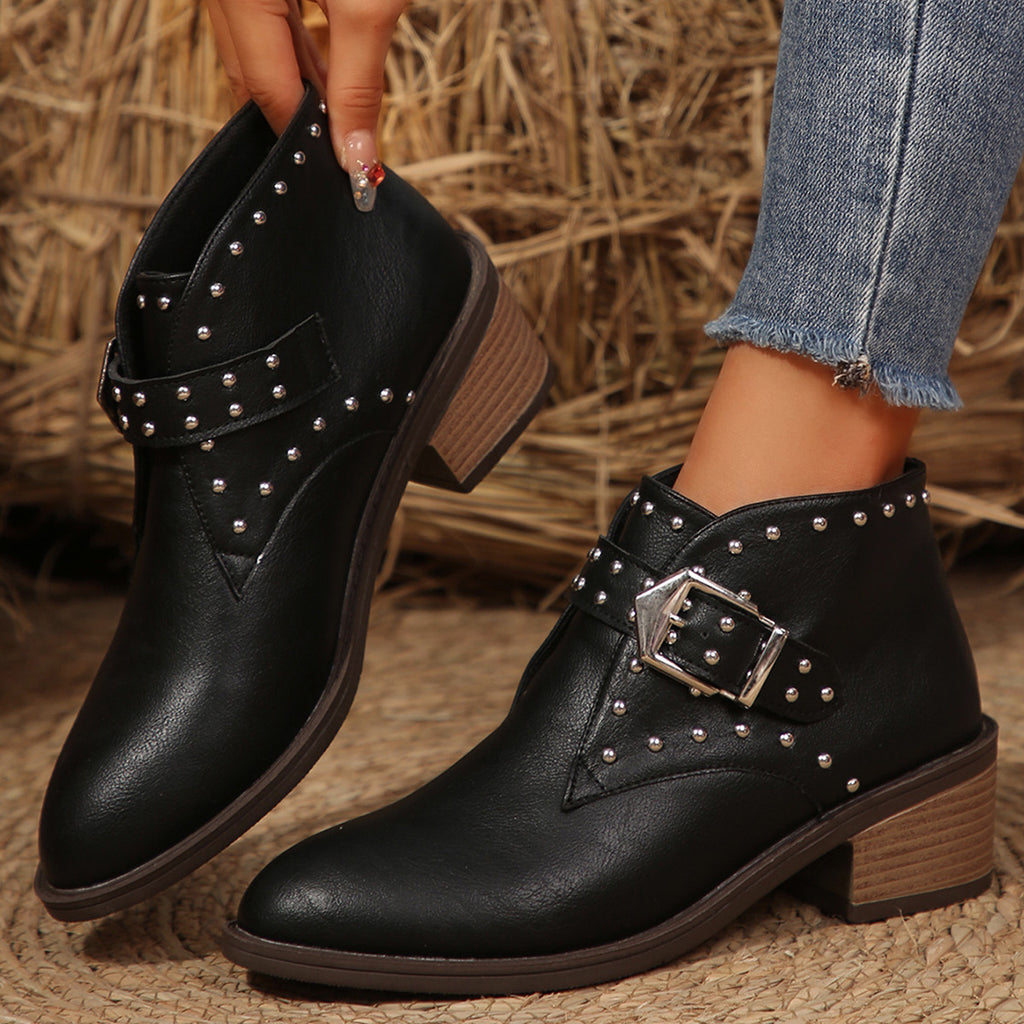 Spitze Stiefeletten mit mittlerem Absatz