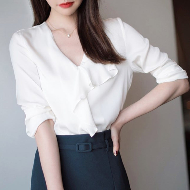 Elegante weisse Bluse mit V-Ausschnitt – Bild 3 | LuxeStyle