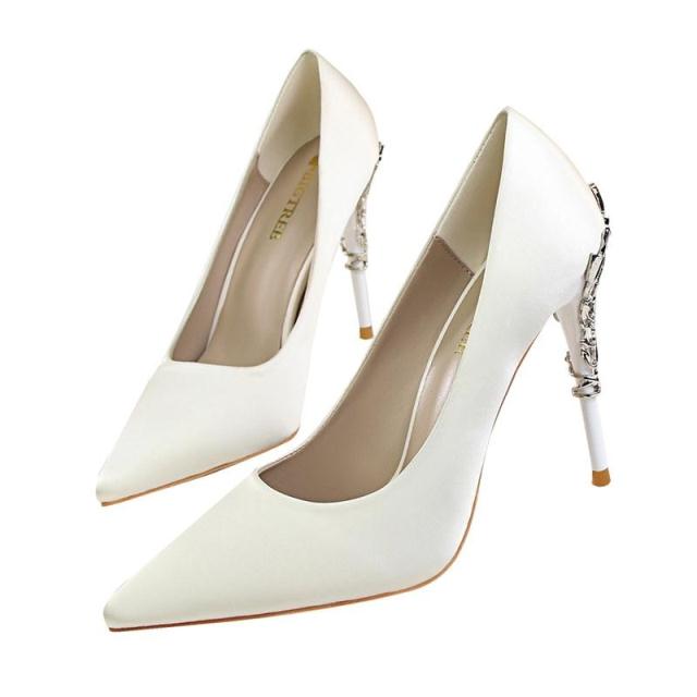 Elegante High Heels mit Metall-Akzent