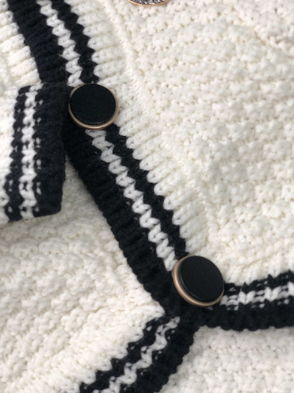 Hundestrickpullover für kleine Rassen, schwarz-weiss – Bild 2 | LuxeStyle