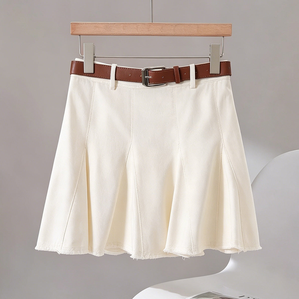 Jeansrock mit weitem Bein und Gürtel