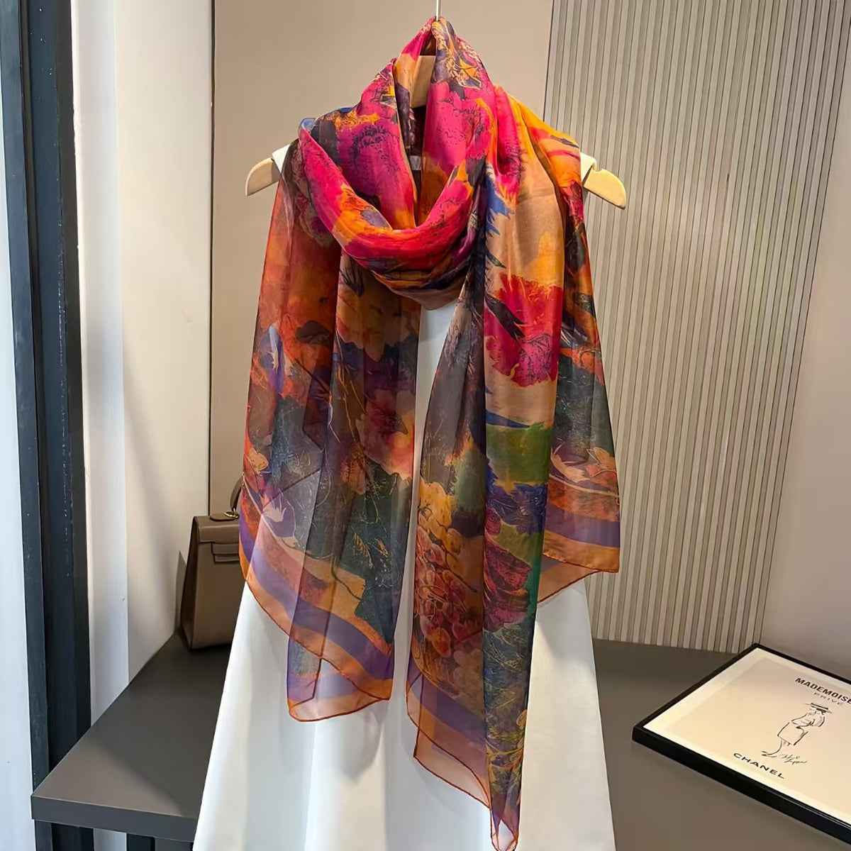 Blumiger Seidenschal mit UV-Schutz – Bild 16 | LuxeStyle