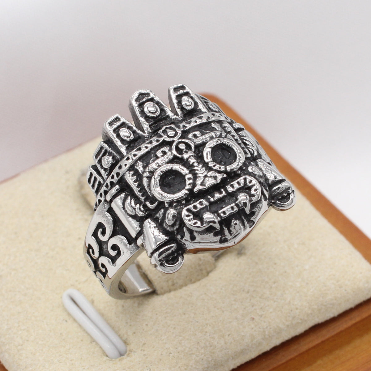 Titanstahlring mit Roboter-Alien-Design – Bild 5 | LuxeStyle