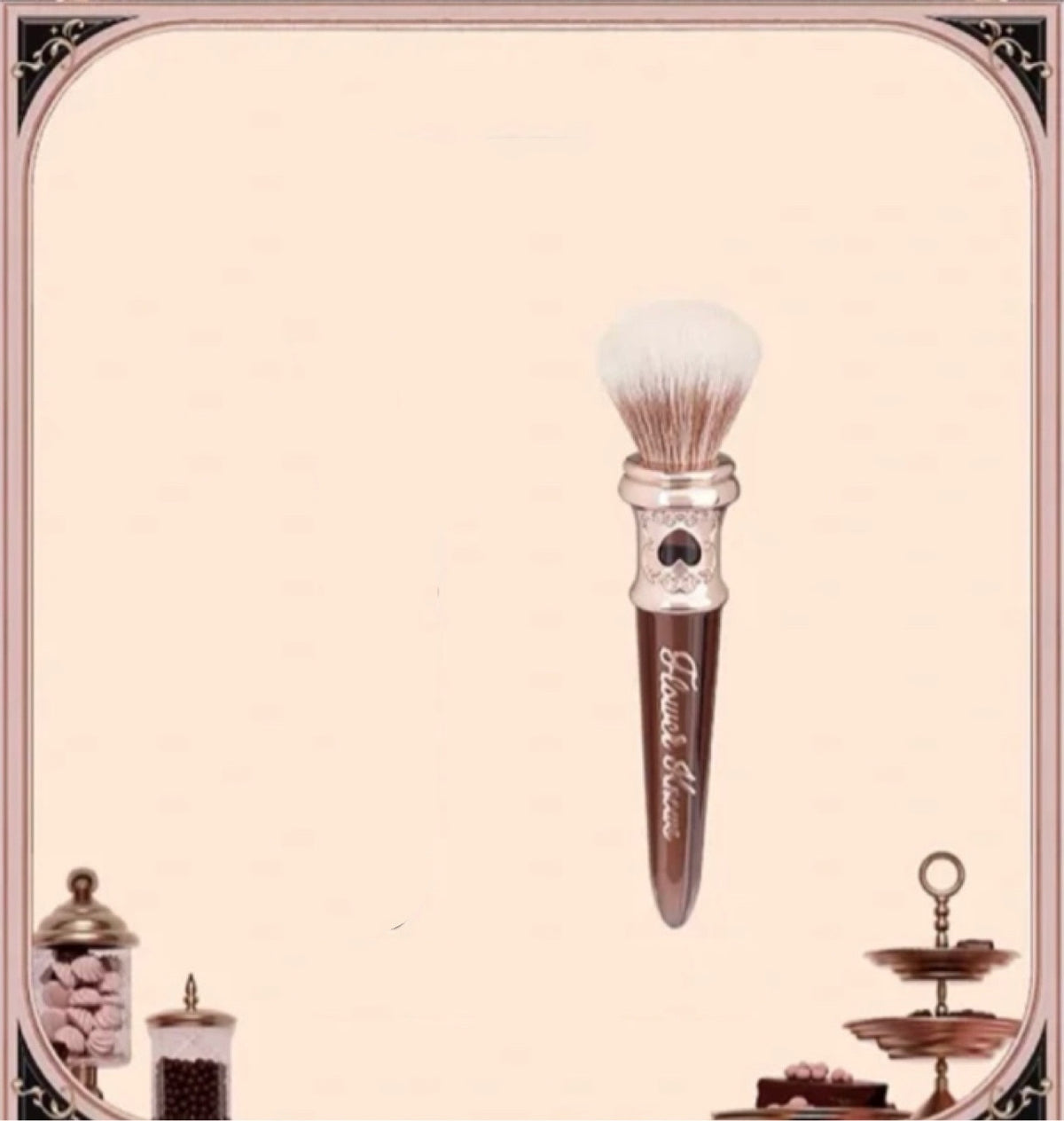 Geprägtes Puder-Blush «Chocolate Store» – Bild 3 | LuxeStyle