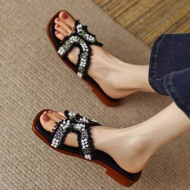 Sommerliche Vintage-Sandalen mit Perlen