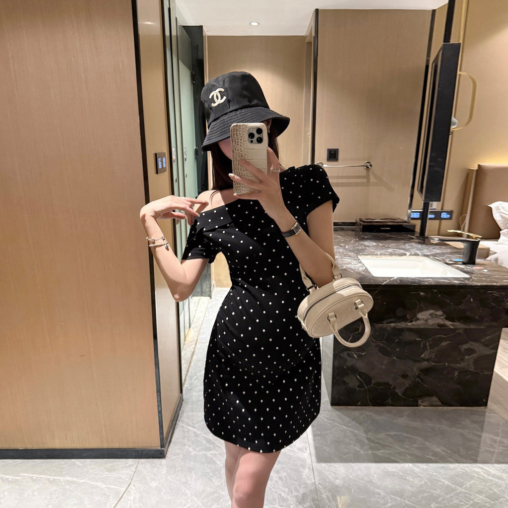 Gepunktetes Off-Shoulder Mini-Schwangerschaftskleid – Bild 3 | LuxeStyle