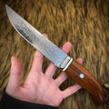 Portables Damast-Outdoormesser aus Sandeisenholz