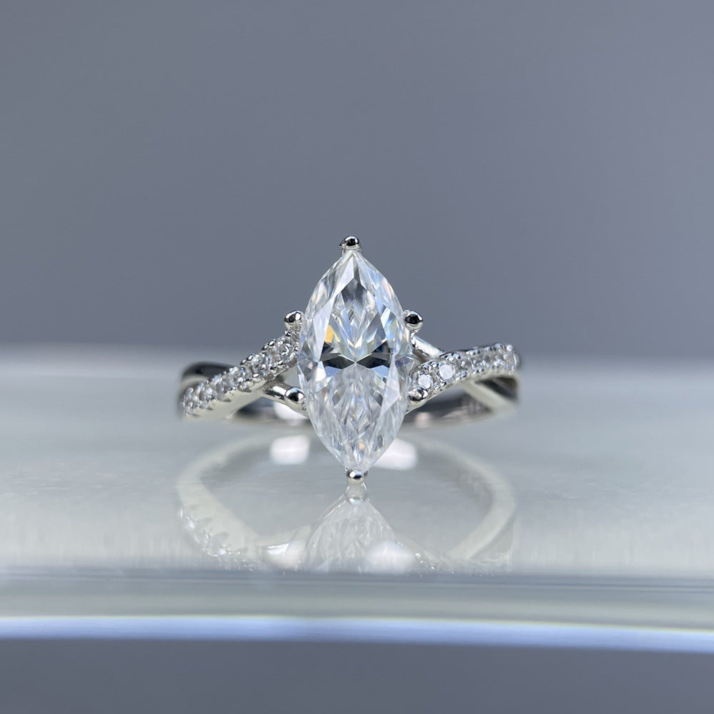 2 Karat Moissanit Ring Smaragd-Schliff – Bild 2 | LuxeStyle