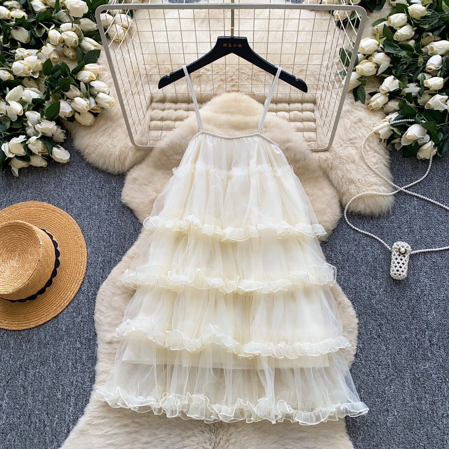 Gerafftes Stufenkleid mit Volants