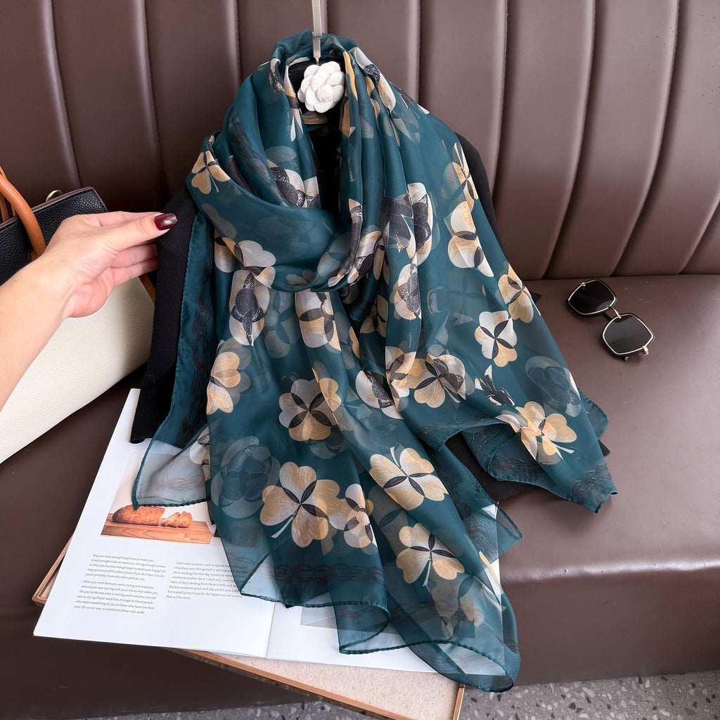 Seidenschal mit Druck und UV-Schutz – Bild 10 | LuxeStyle