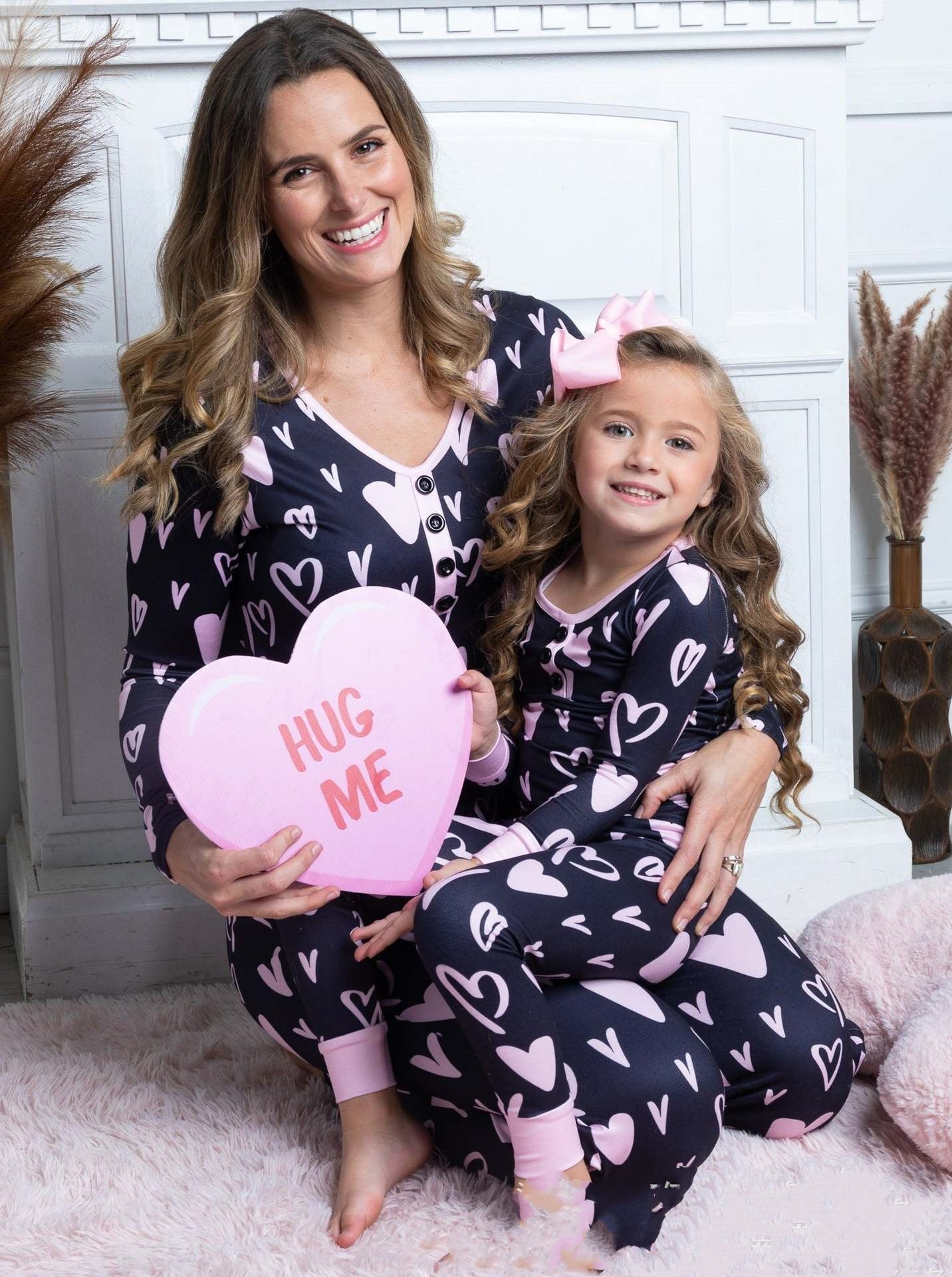 Herz-Print Pyjama-Set für Eltern & Kind