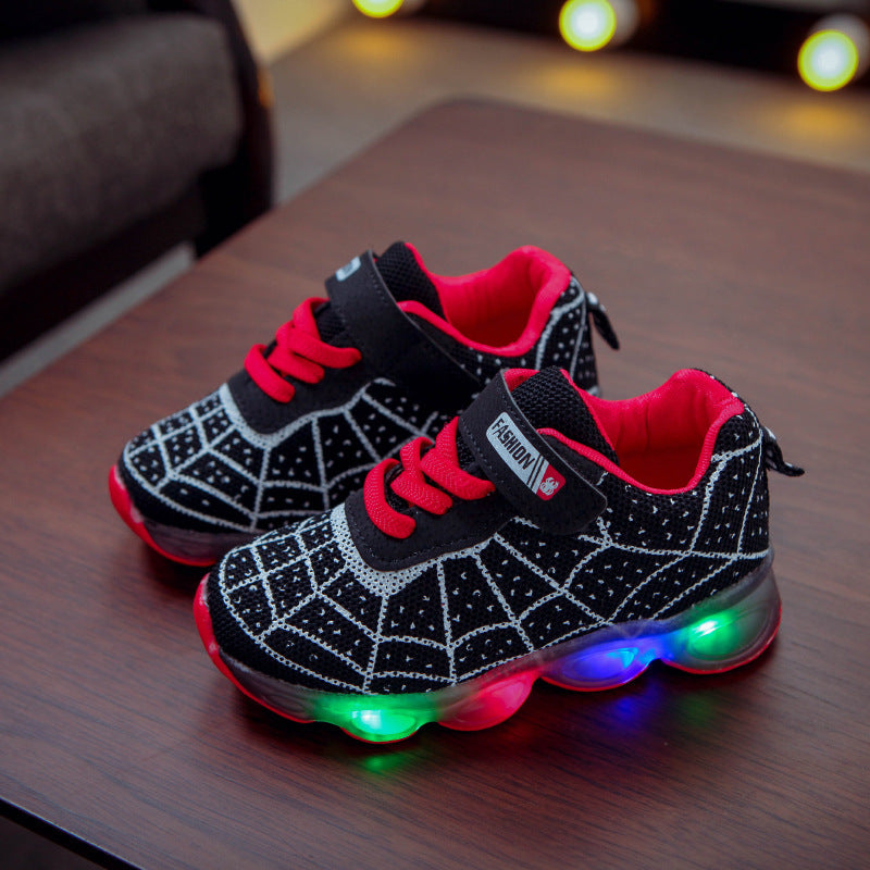 Kinder-Sneaker mit LED-Lichtern – Bild 6 | LuxeStyle