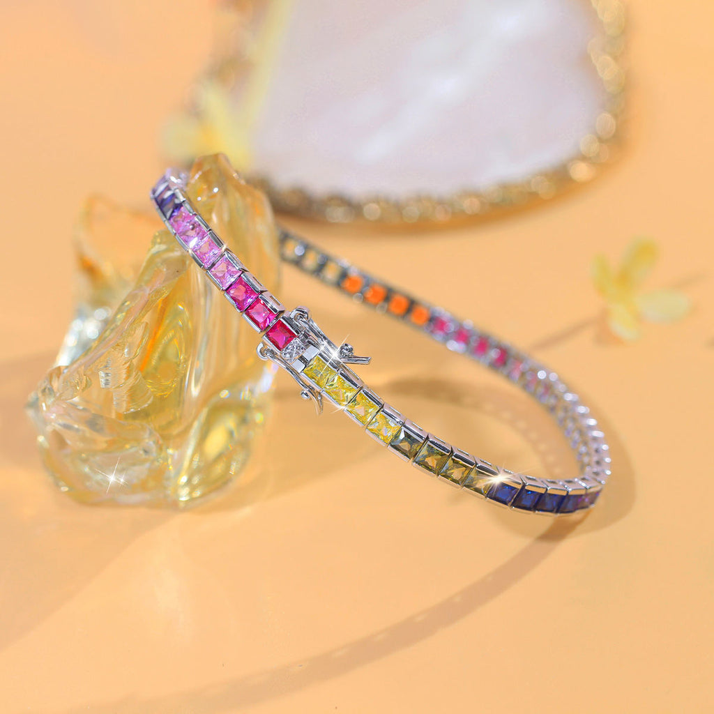 Regenbogenfarbenes Tennis-Armband mit Zirkonia – Bild 3 | LuxeStyle
