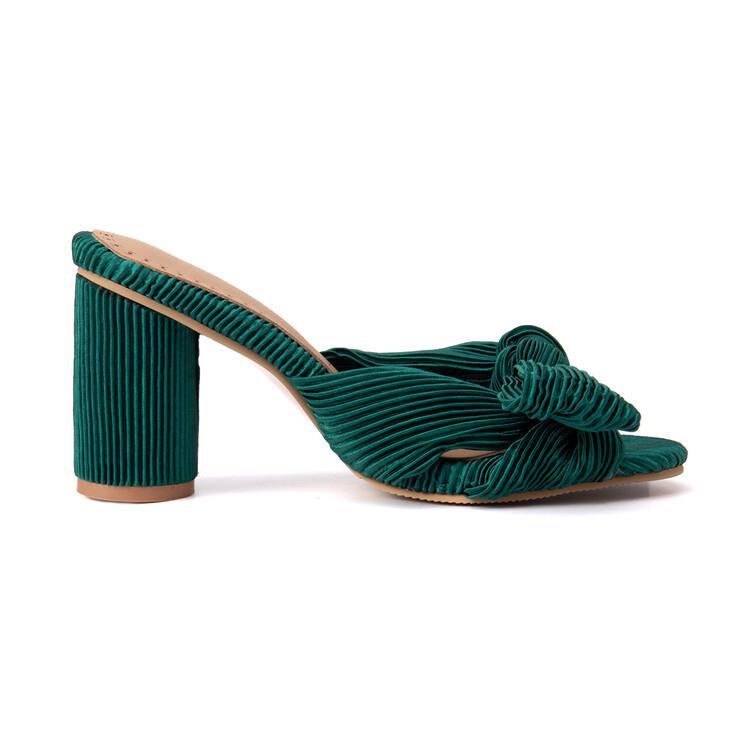 Satin-Sandalen mit Laternenfalten