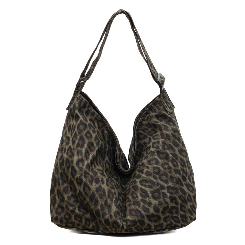 Grosse Umhängetasche im Camouflage-Look – Bild 7 | LuxeStyle