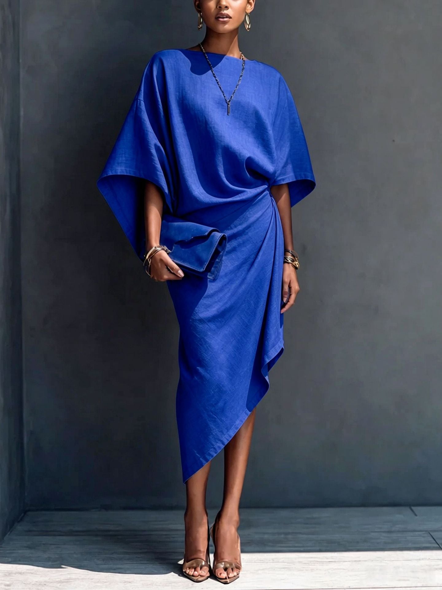 Weiten-sitzendes Batwing-Midi-Rockkleid asymmetrisch