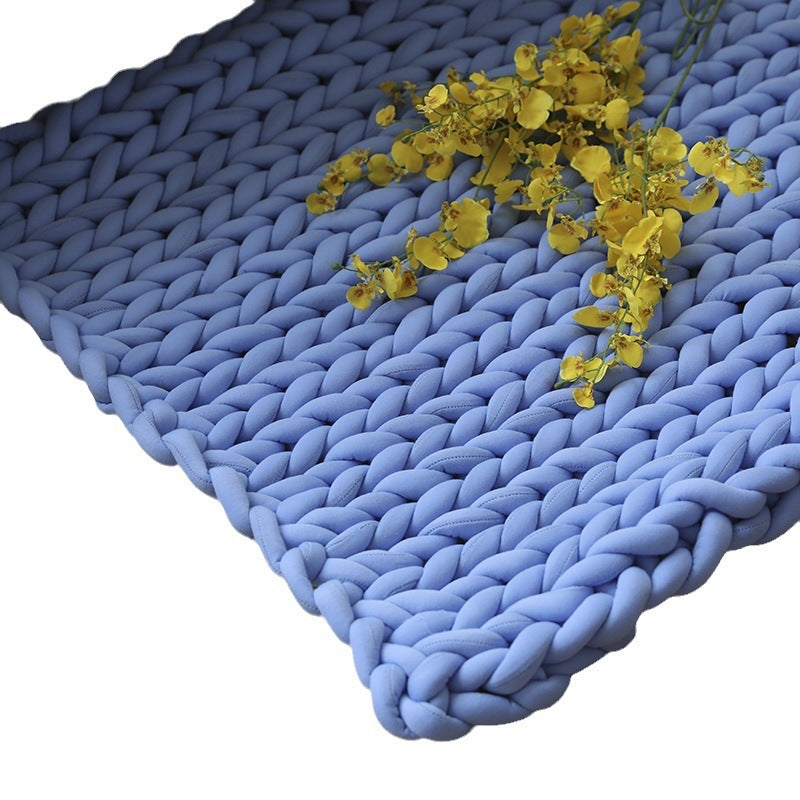 Grobgewobene Strickdecke aus Chenille-Garn