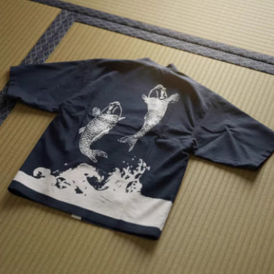 Gestepptes Baumwoll-Homewear-Shirt mit Koi-Print – Bild 2 | LuxeStyle