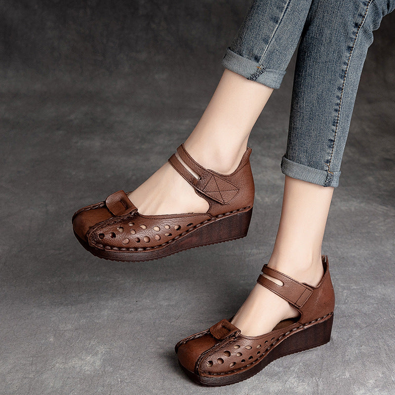 Retro-Sandalen aus Rindsleder mit Klettverschluss – Bild 2 | LuxeStyle