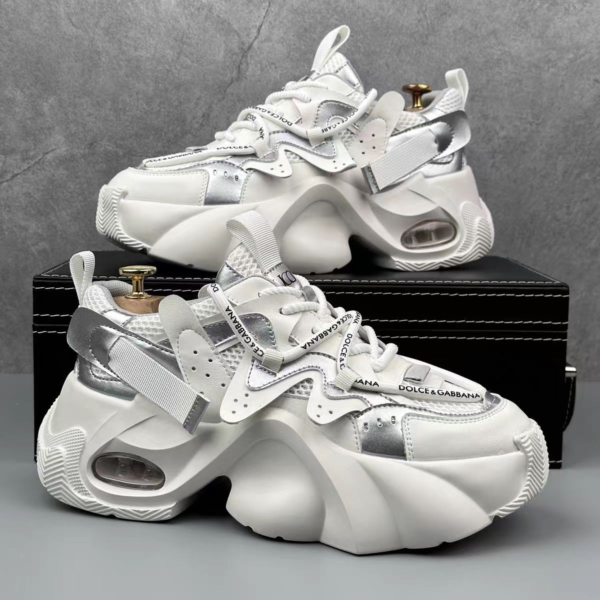Herren Sneaker mit atmungsaktivem Mesh und Plateausohle