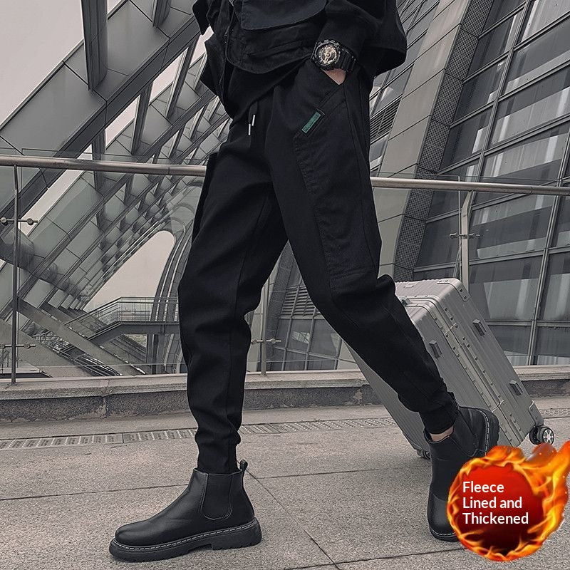 Schwarze Cargo-Hose mit Fleece-Fütterung